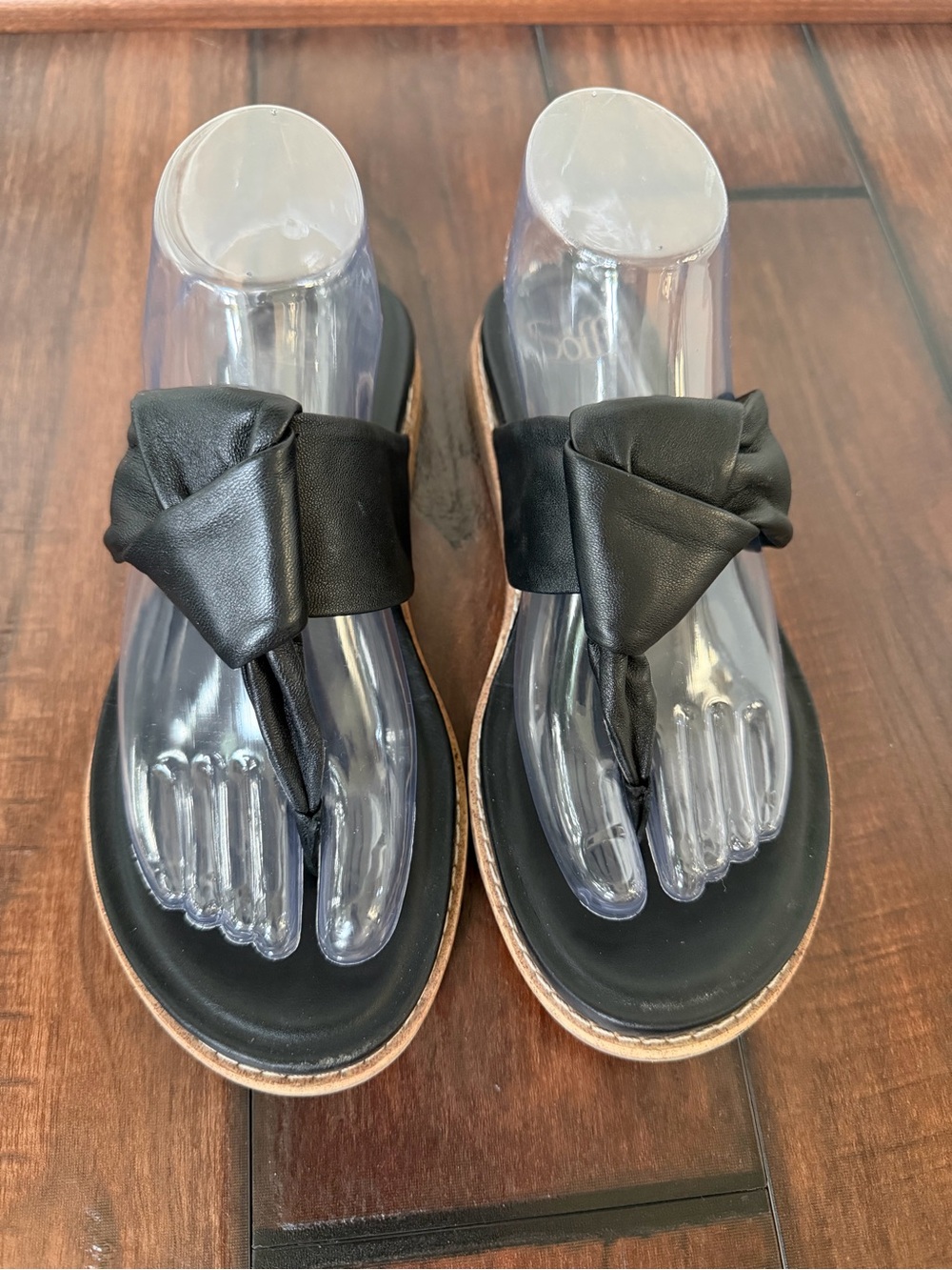 Sofft Black Knot-Front Thong Sandals